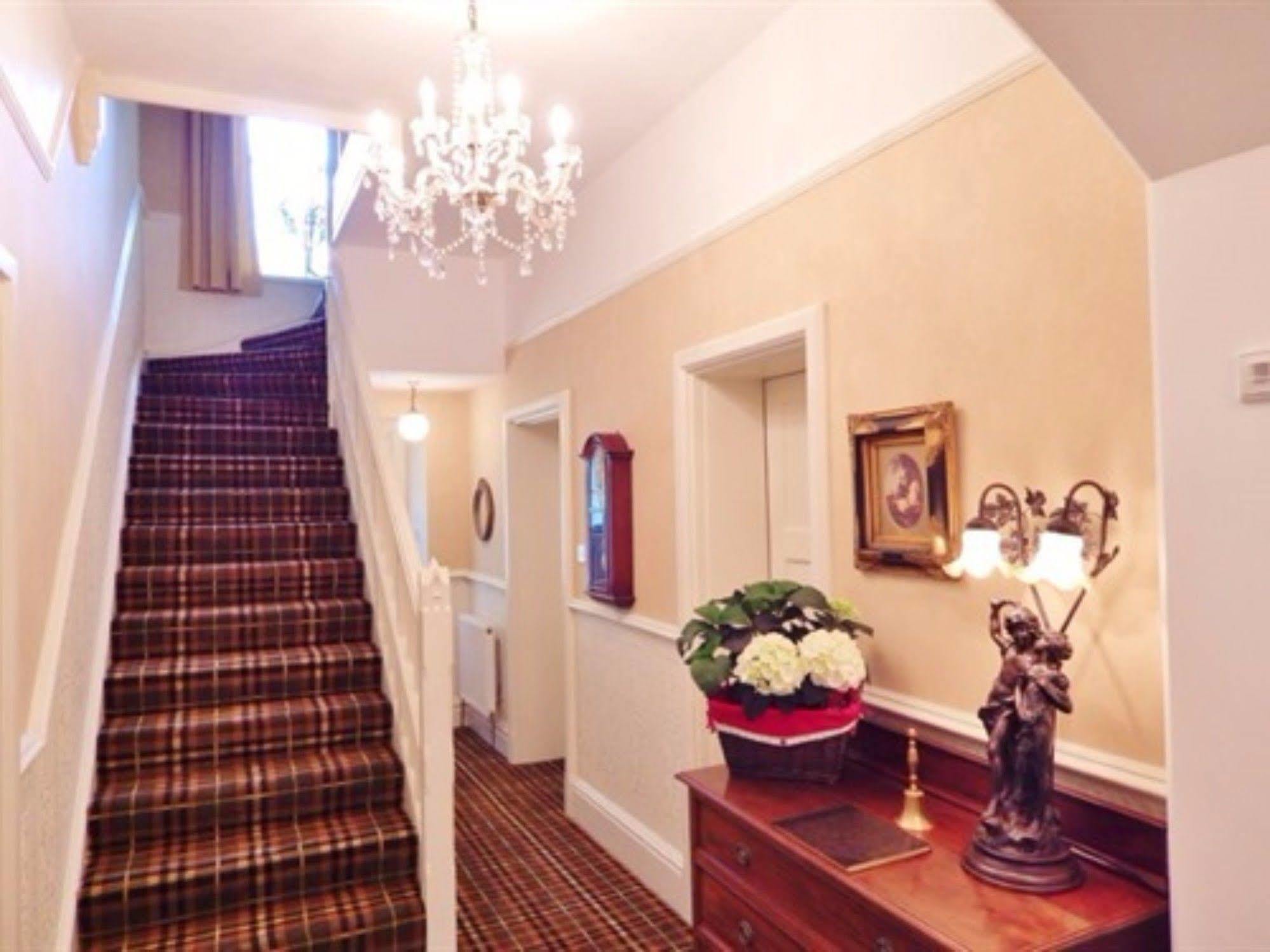לינה וארוחת בוקר Westgate Manor מראה חיצוני תמונה